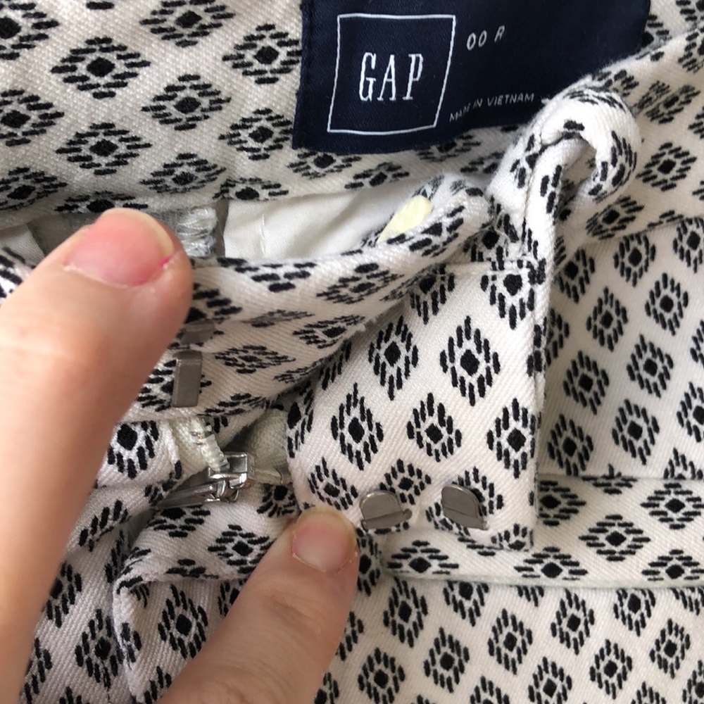 Gap Patterned Pants - Picture 8 of 9